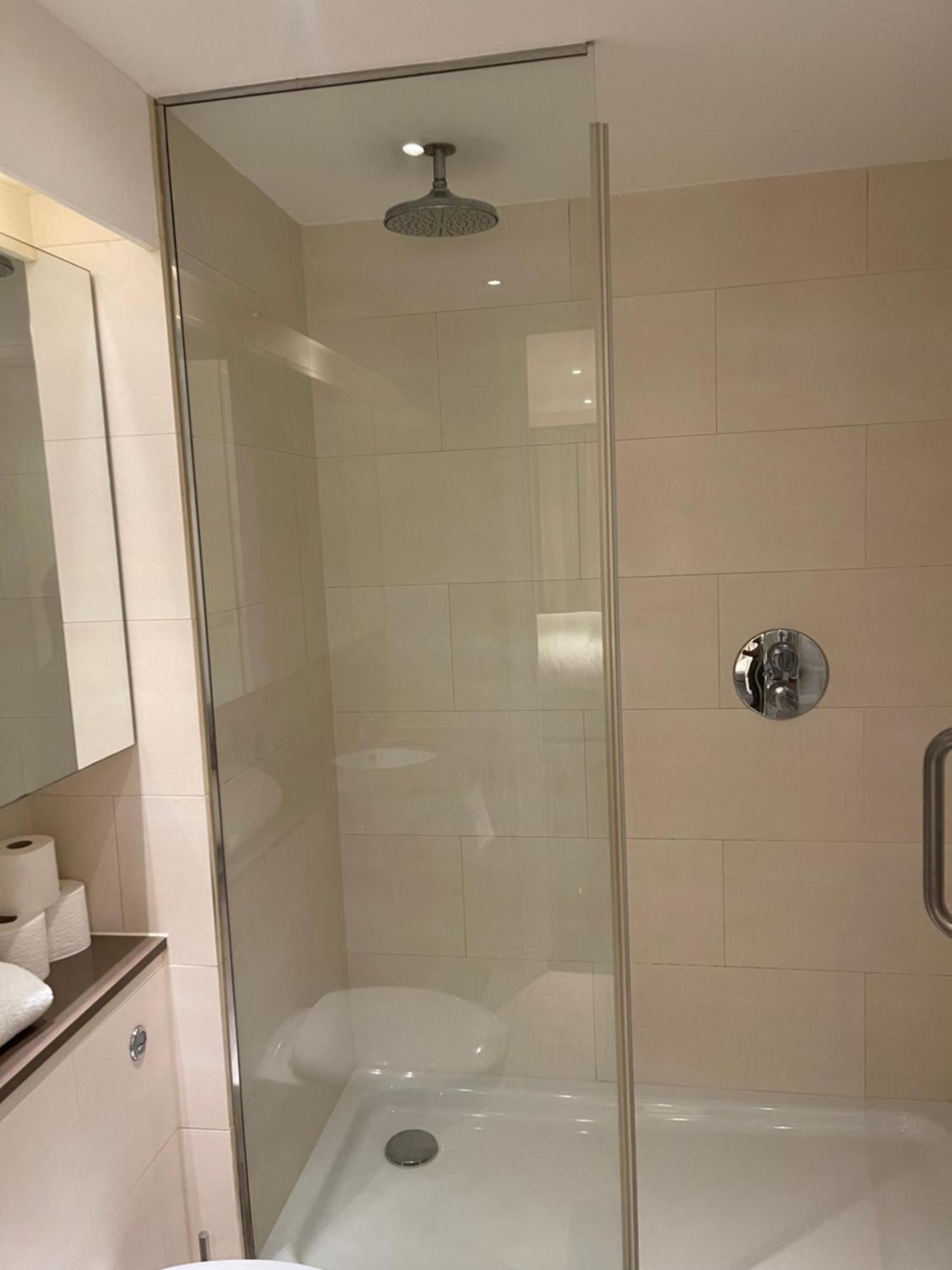 Apartament Modern Luxury 2 Bedroom In Excel Londra