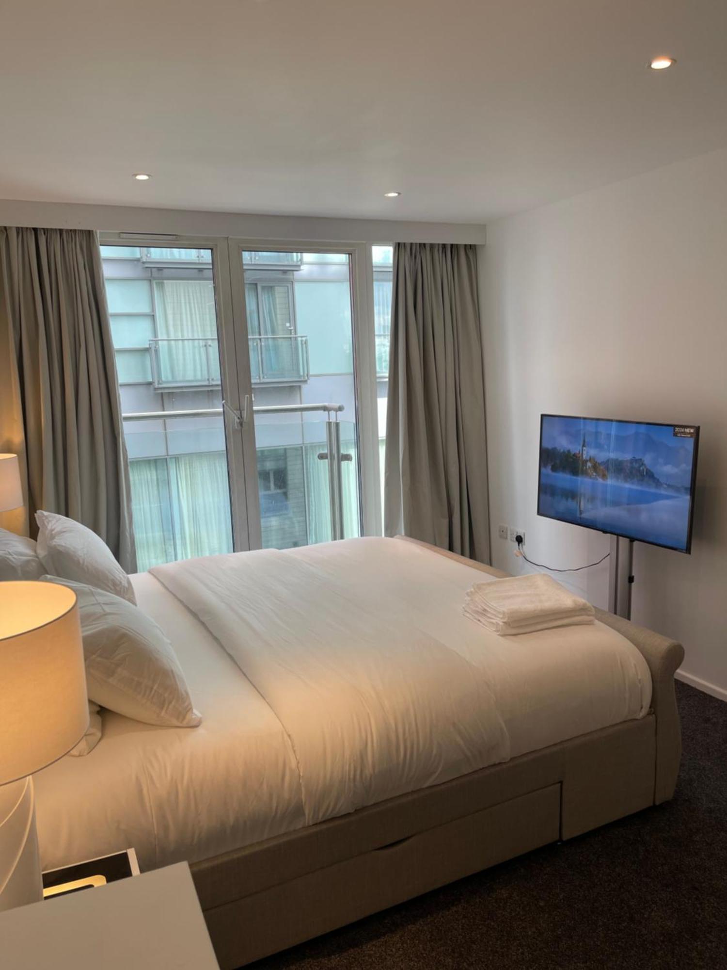 Apartament Modern Luxury 2 Bedroom In Excel Londra